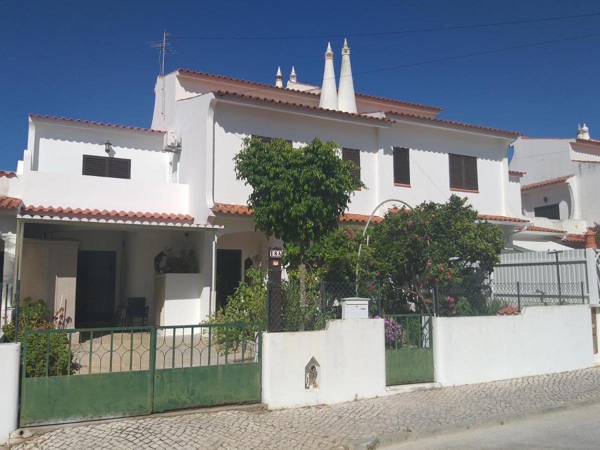Familia Brito Hotel Porches  Kültér fotó
